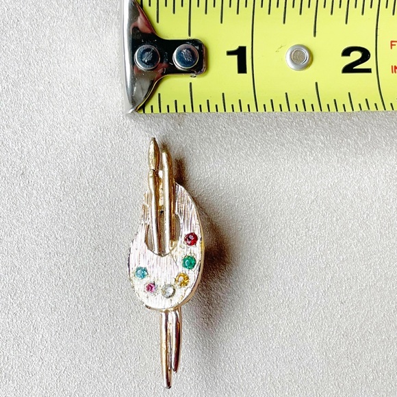 Vintage Palette Brooch - Picture 7 of 7